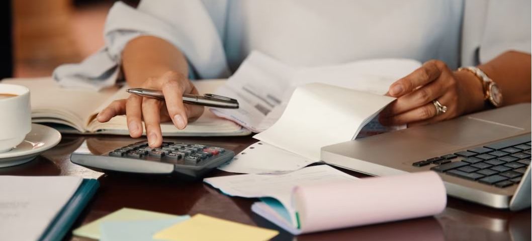 Como cortar os custos de uma empresa que está em crise financeira? 2